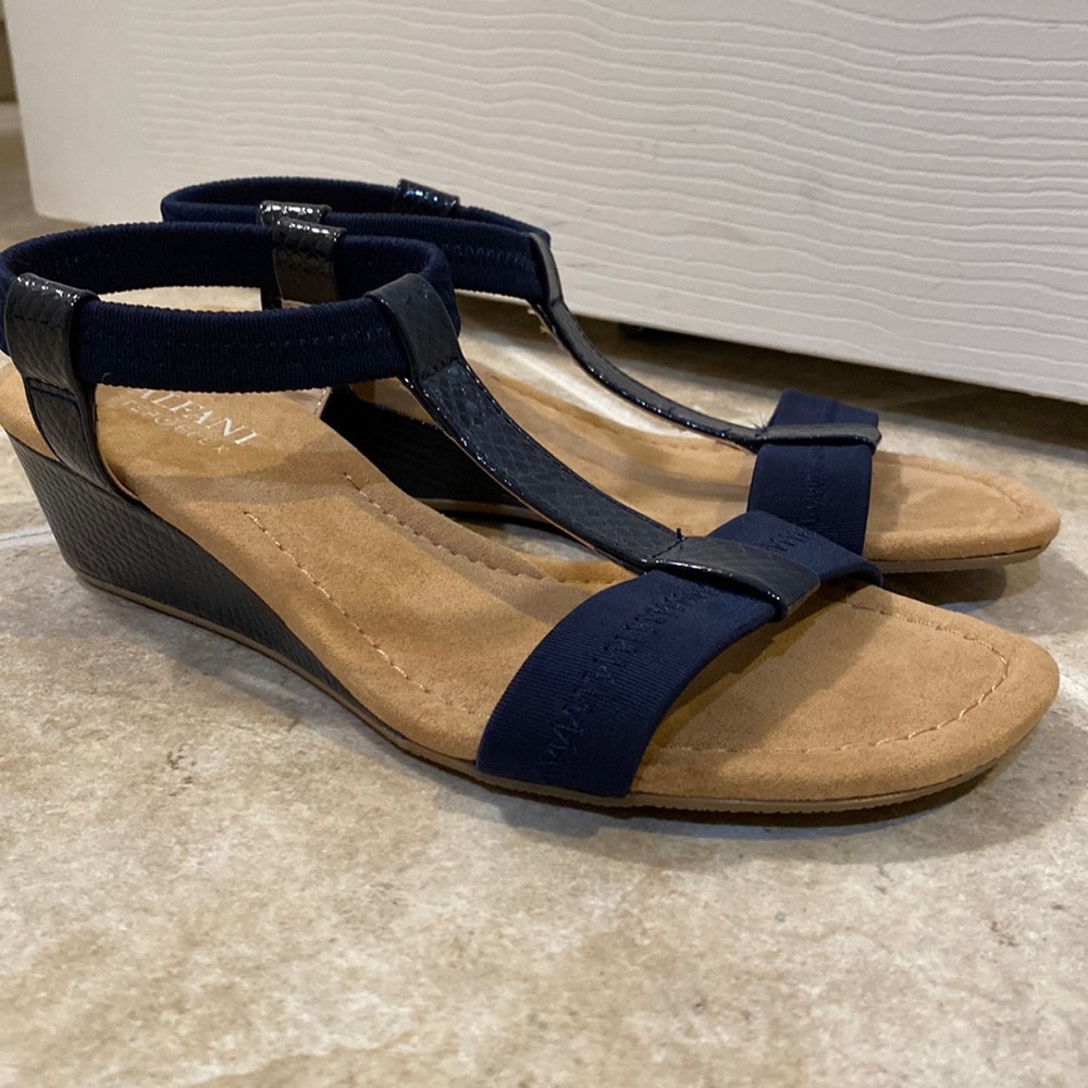 Alfani navy blue wedge, size 6, NWOT